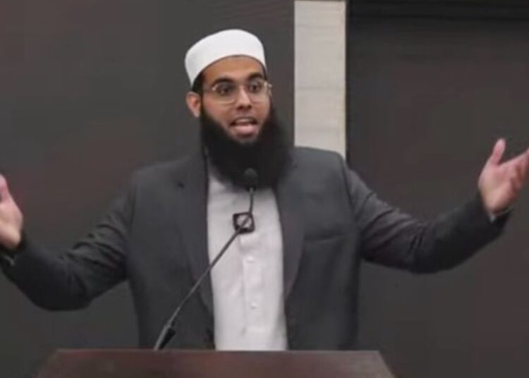 Javed Akhtar vs Mufti Debate