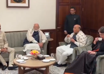 PM Modi Priyanka Gandhi Chai Party
