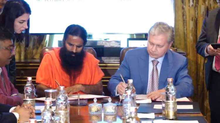 बाबा रामदेव का रूस के साथ बड़ा समझौता, अब वहां भेजेंगे 'योगी'! Patanjali Russia Partnership 1 Ram Dev