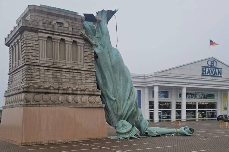 Statue Of Liberty Collapsed