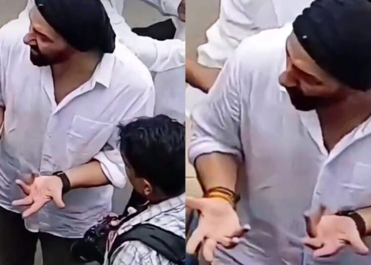 Sunny Deol, Paparazzi Camera