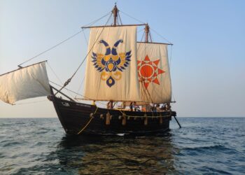 Wonderful to see that INSV Kaundinya is embarking