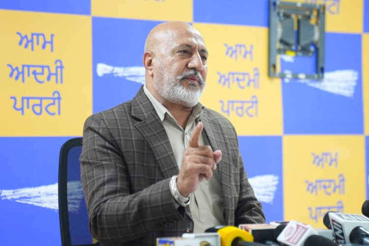 328 Saroop Mystery: बादल परिवार के CA को क्यों बचाया जा रहा? SGPC पर पन्नू का बड़ा आरोप 1 Baltej Pannu