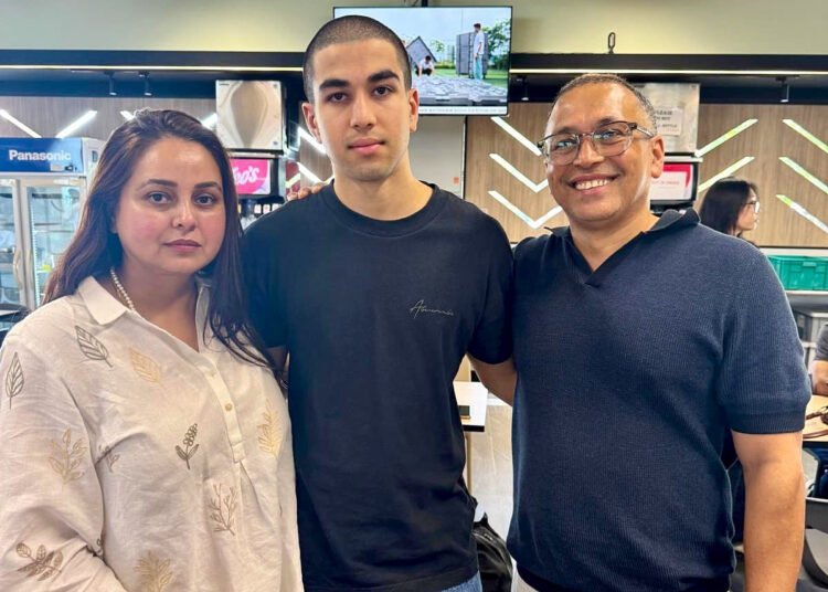 Lalu Yadav के नाती Aditya क्यों ले रहे हैं Military Training? l Rohini Acharya l Singapore