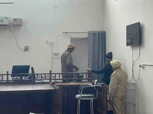Ropar Court Bomb Threat: Anandpur Sahib भी अलर्ट, Court खाली 1 Rupnagar Anandpur Sahib Court Bomb Threat Email Premises Evacuated