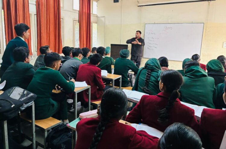 Punjab Education Revolution: सरकारी स्कूलों से IIT-AIIMS तक, 1700 छात्रों को Elite Coaching 1 Punjab Education Revolution: