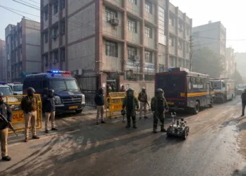 Delhi Parliament Bomb Threat