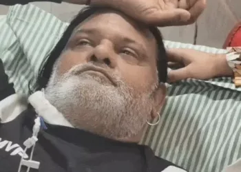 Nooran Sisters के पिता की Kidney Failure, छोटी बेटी बोली- मैं डोनेट करूंगी! 12 Nooran Sisters