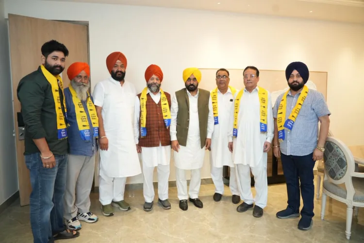 Akali Dal Leader Joins AAP