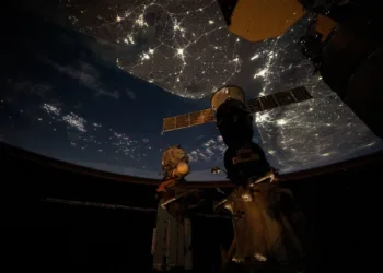 ISS India Night View: अंतरिक्ष से दिखी भारत की अद्भुत रोशनी, ISS ने शेयर की चौंकाने वाली तस्वीरें 12 ISS India Night View