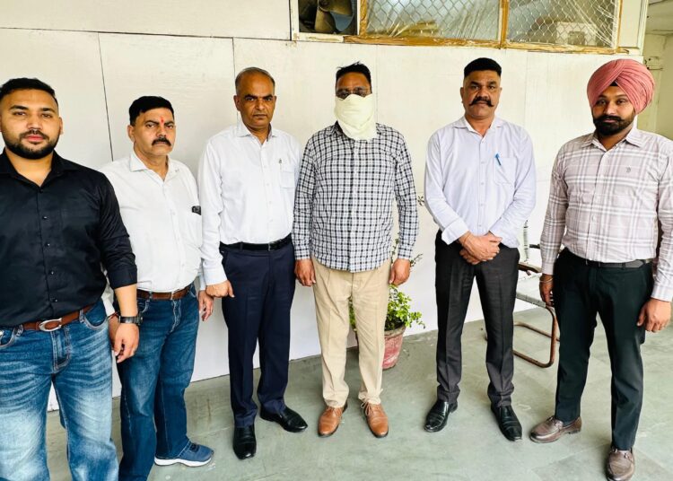 Vigilance Bureau nabs ASI red handed accepting bribe