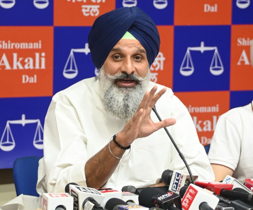 Raghav Chadha Joins BJP: राघव चड्ढा समेत 7 सांसद BJP में, मजीठिया बोले- अभी तो ट्रेलर है 3 Raghav Chadha Joins BJP