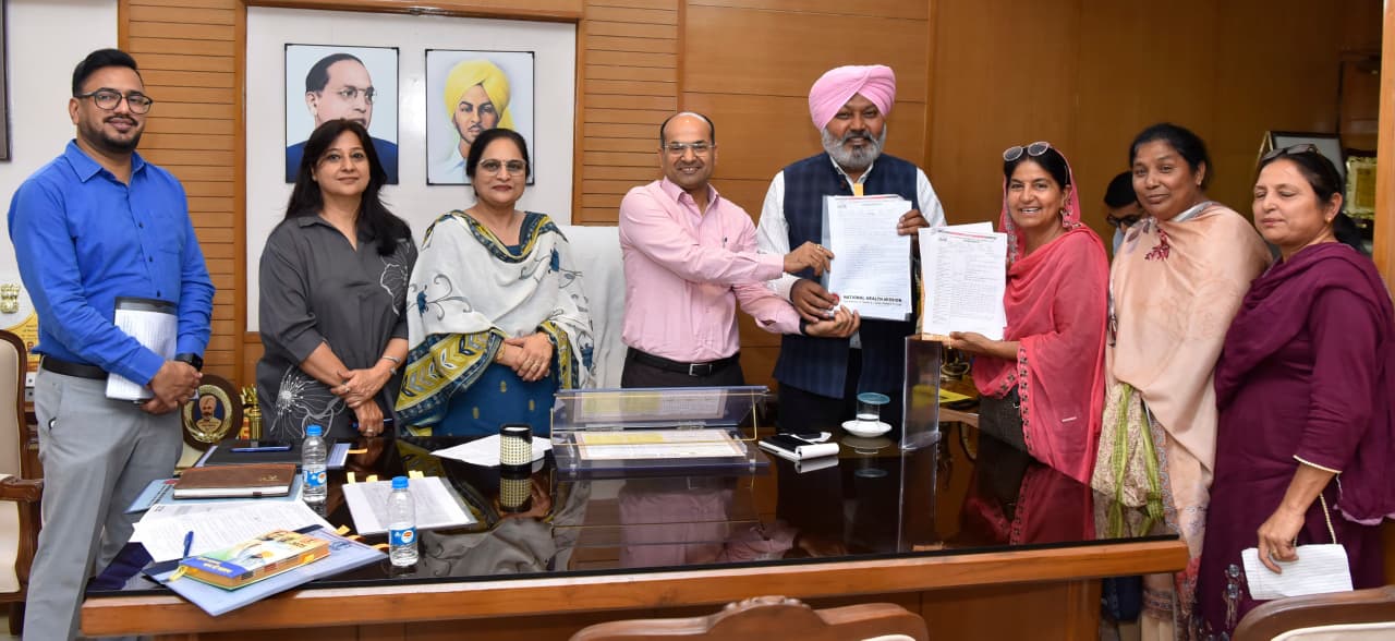 Punjab Employee Unions Meeting: वित्त मंत्री हरपाल चीमा ने यूनियनों से की बैठक, मांगों पर तुरंत कार्रवाई के निर्देश 6 Punjab Employee Unions Meeting