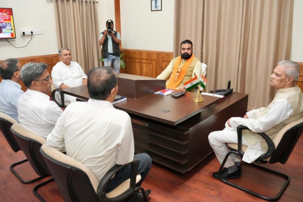 Bihar New CM Samrat Choudhary: बिहार में 'सम्राट युग' शुरू, सामने हैं ये बड़ी चुनौतियां 6 Samrat Choudhary