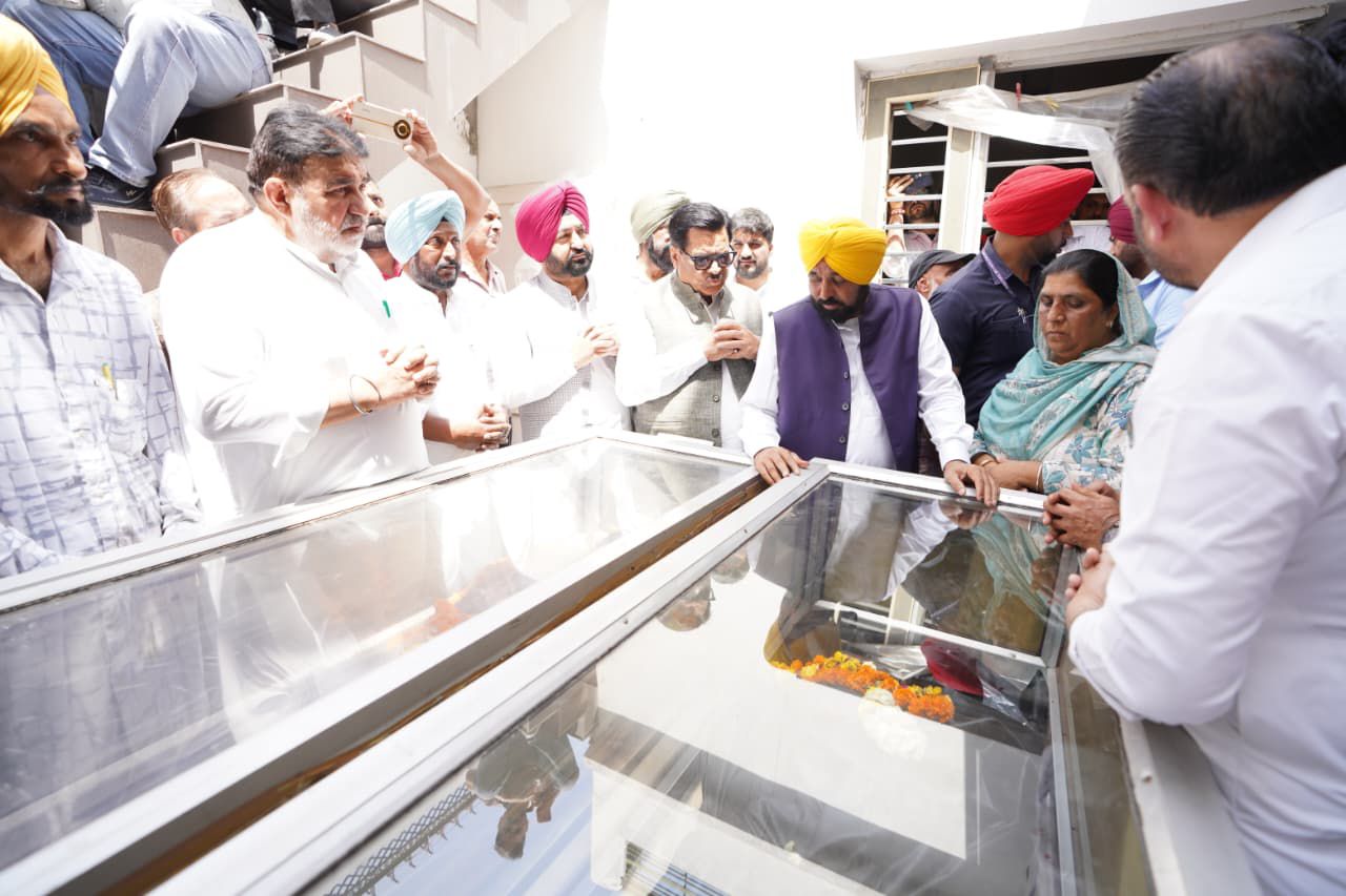 Vrindavan Boat Tragedy: CM भगवंत मान ने जागरांव में परिवारों से की मुलाकात, हर संभव मदद का दिया आश्वासन 6 Vrindavan Boat Tragedy