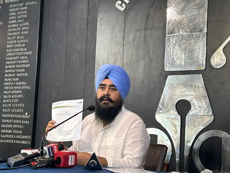 Amarjit Sandoa: पूर्व ‘आप’ विधायक अनैतिक तस्करी केस में तलब, बड़ा खुलासा 8 Amarjit sandoa