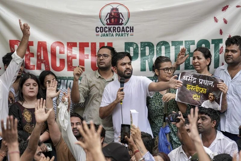 NEET Paper Leak पर बड़ी मांग, पीड़ित परिवारों को 1 करोड़ देने की अपील 7 Cockroach Janta Party