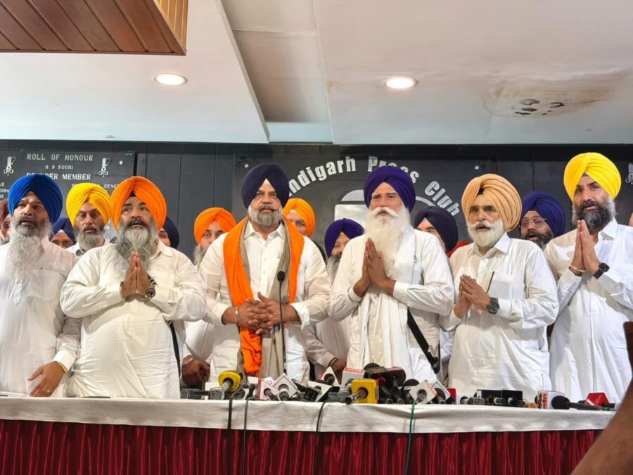 'अकाली सी, अकाली हां, अकाली रहूंगा' - MLA Ayali का बड़ा ऐलान, अमृतपाल सिंह की रिहाई की मांग 3 MLA Ayali