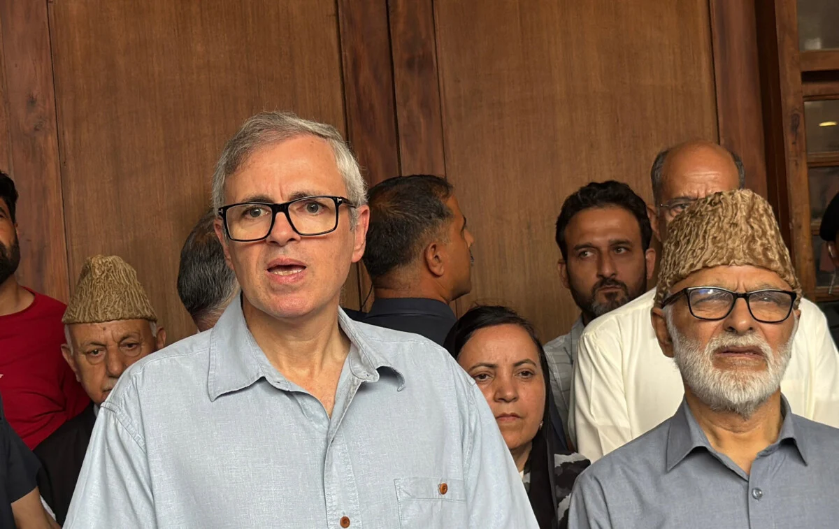 Omar Abdullah Legal Notice: उमर अब्दुल्ला को BJP का 100 करोड़ का नोटिस, 7 दिन में मांगनी होगी माफी 6 Omar Abdullah Legal Notice