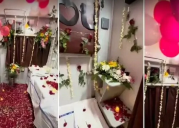 Railway AC Cabin Honeymoon Room