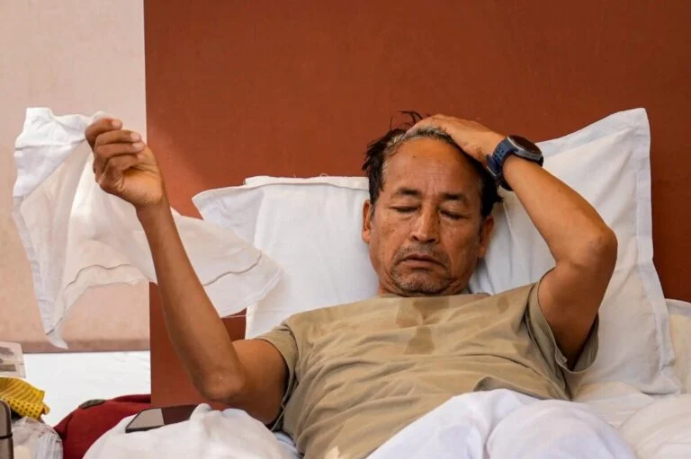 Sonam Wangchuk Health Update: 24वें दिन भूख हड़ताल जारी, हालत चिंताजनक 16 Sonam Wangchuk Hunger Strike