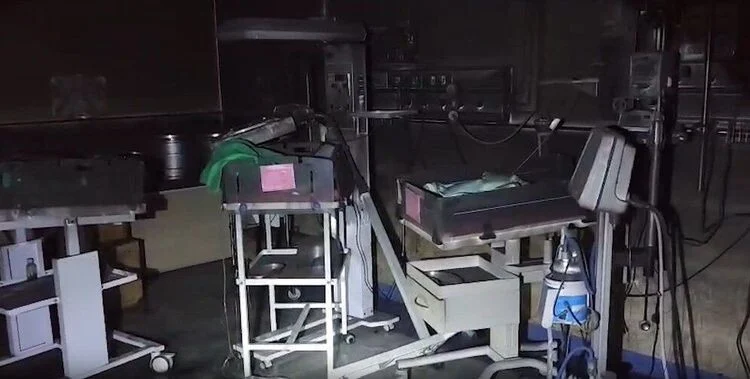अमरावती अस्पताल हादसा: वेंटीलेटर विस्फोट में 3 नवजात जिंदा जले, सिस्टम की बड़ी लापरवाही 6 Amravati Hospital Fire