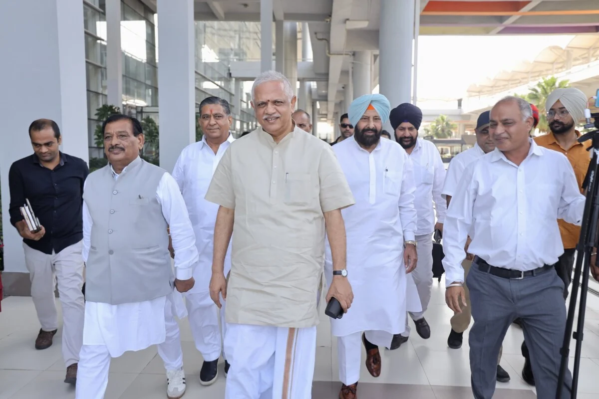 Punjab Election तैयारी: BJP के राष्ट्रीय महासचिव B.L. Santosh पहुंचे पंजाब, 5 जोन की होंगी बैठकें 6 BJP Punjab Strategy: B.L. Santosh