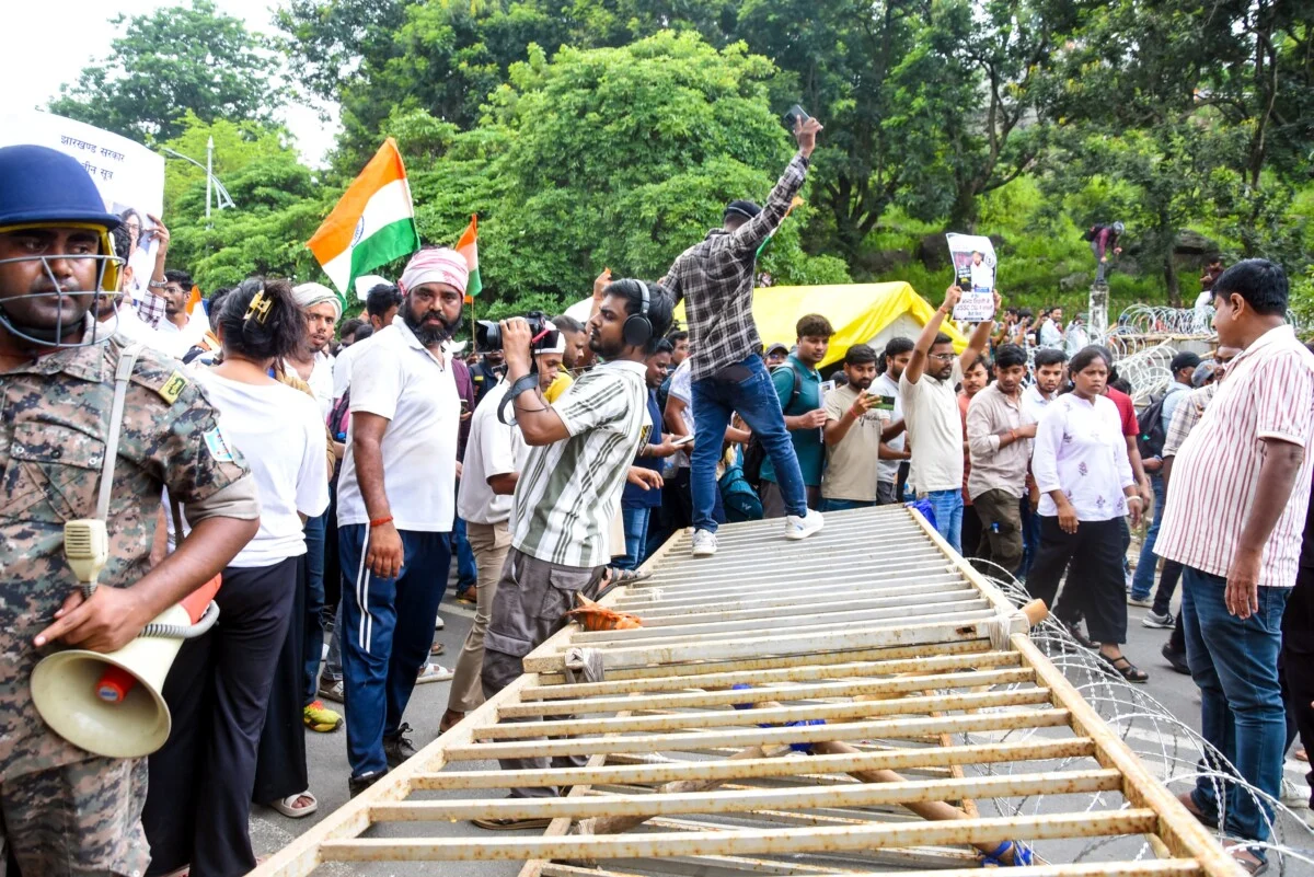 Jharkhand में Students Protest हिंसक! JPSC Scam में पूर्व चेयरपर्सन गिरफ्तार, 17 दिन से धरने पर युवा 9 Jharkhand Students Protest