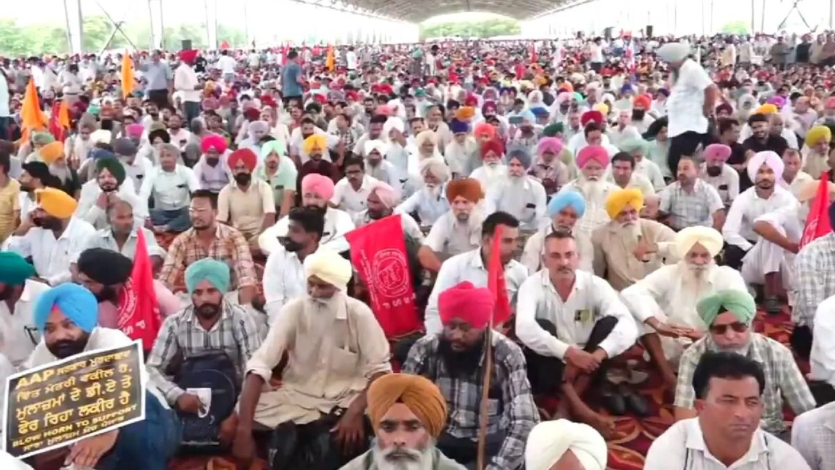 Punjab Employees Protest: विधानसभा कूच पर वॉटर कैनन, कर्मचारियों पर लाठीचार्ज, DA-पेंशन की मांग पर टकराव 6 Punjab Employees Protest