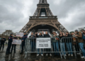 Eiffel Tower Controversy: हिंदू समूह की विजिट पर महिला कर्मचारियों को हटाया, आइफल टावर बंद 2 Eiffel Tower Controversy