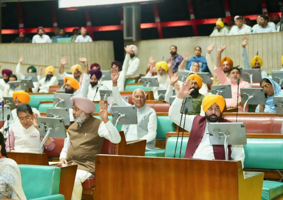 SIR वोट-चोरी पर भड़के CM मान, तुरंत रद्द करने की उठाई मांग 6 CM Mann Punjab